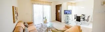 Villa 007 *