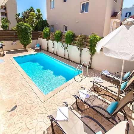 007 Villa